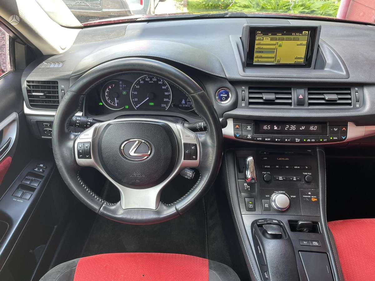 Lexus CT 200h, 1.8 l., hatchback