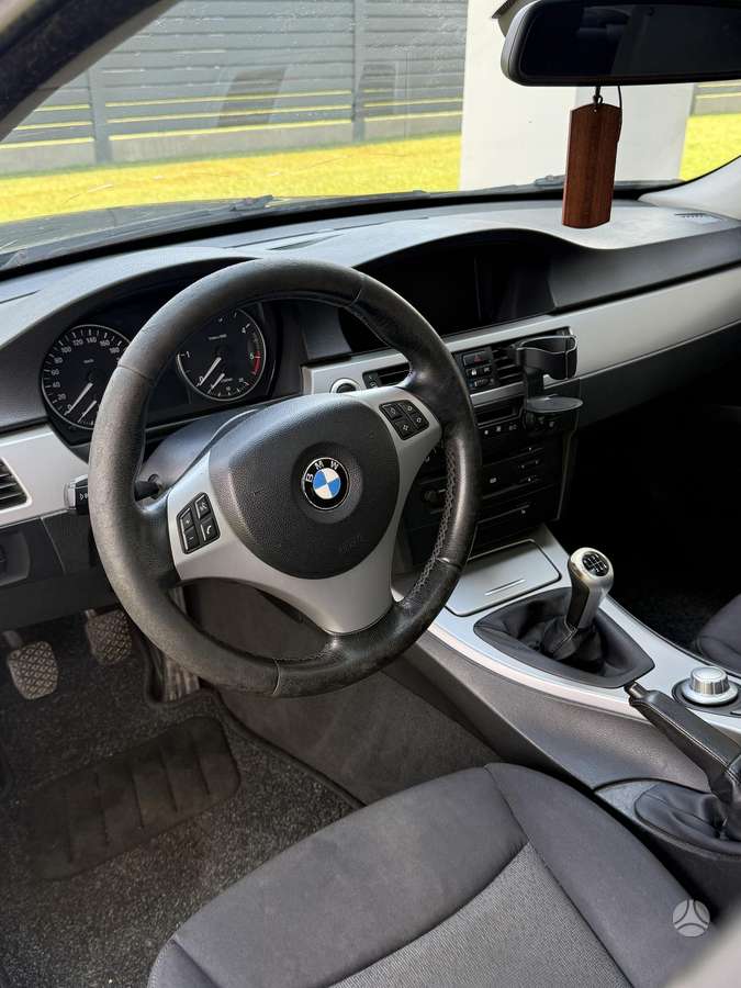 BMW 320, 2.0 l., Седан