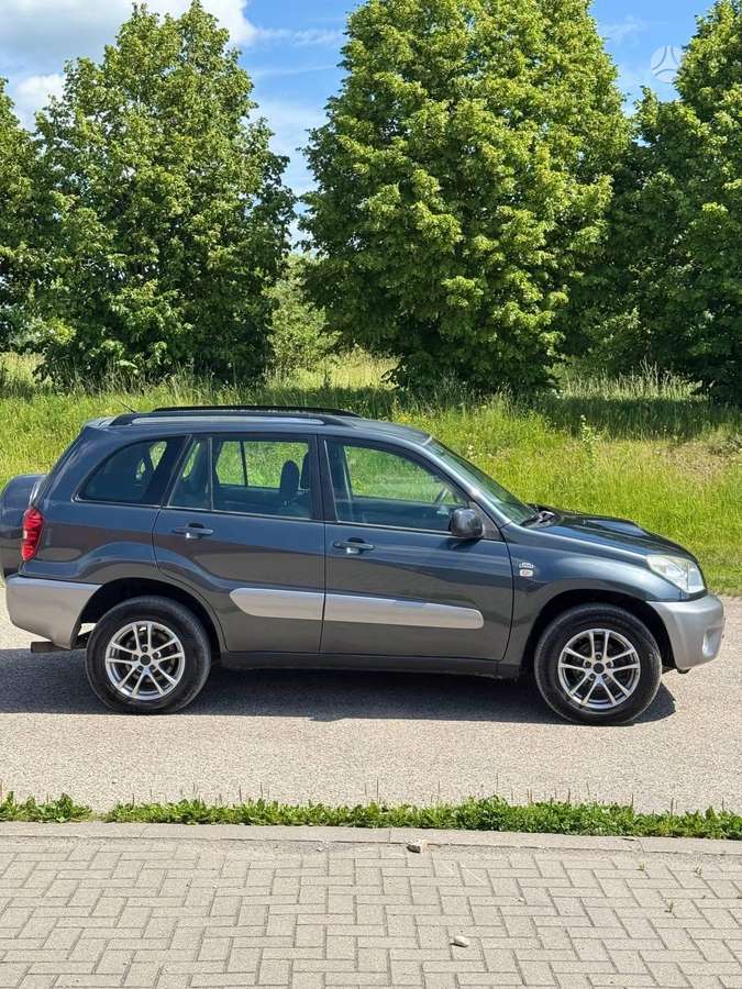 Toyota RAV4, off-road / crossover