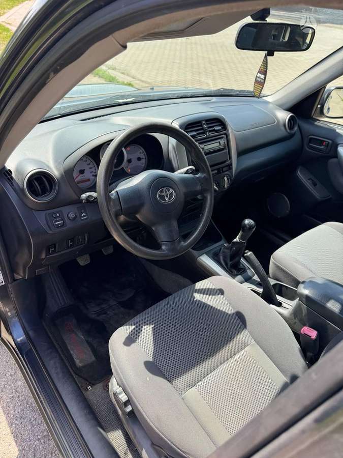 Toyota RAV4, off-road / crossover
