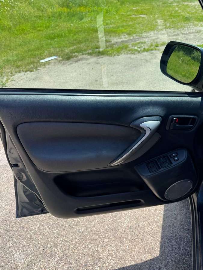 Toyota RAV4, off-road / crossover