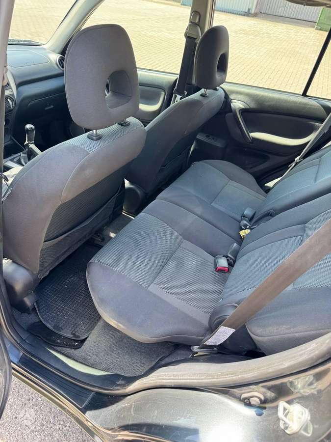 Toyota RAV4, off-road / crossover