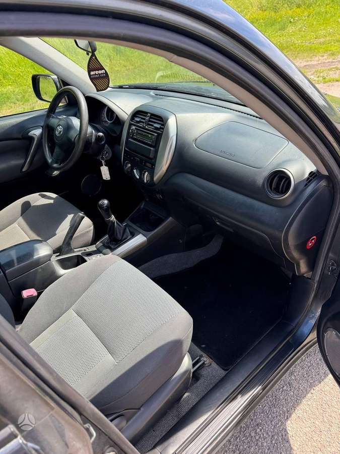 Toyota RAV4, off-road / crossover