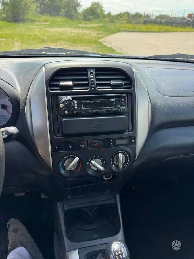 Toyota RAV4, off-road / crossover