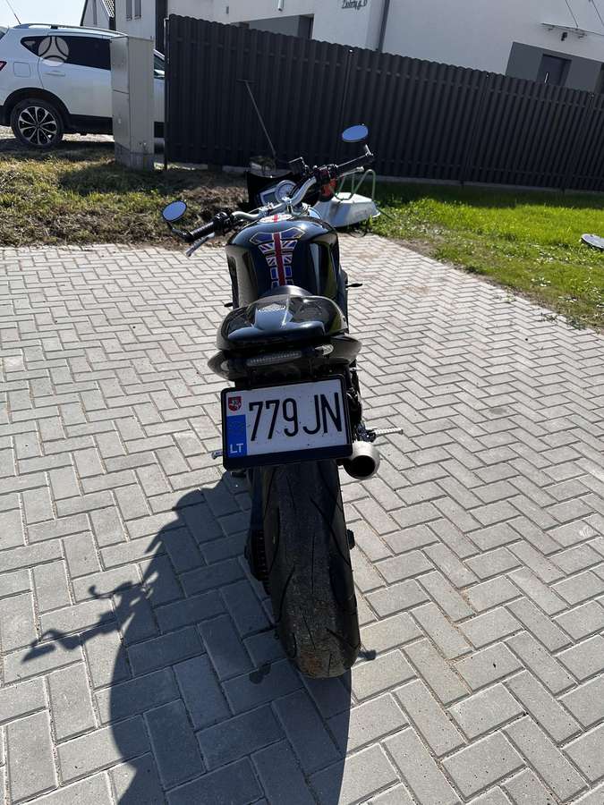 Triumph Speed Triple 1050cc, street / classic