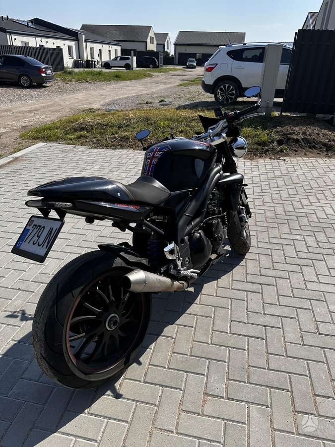 Triumph Speed Triple 1050cc, street / classic