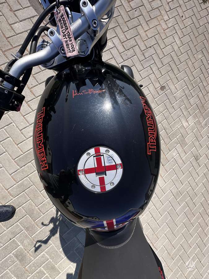 Triumph Speed Triple 1050cc, street / classic