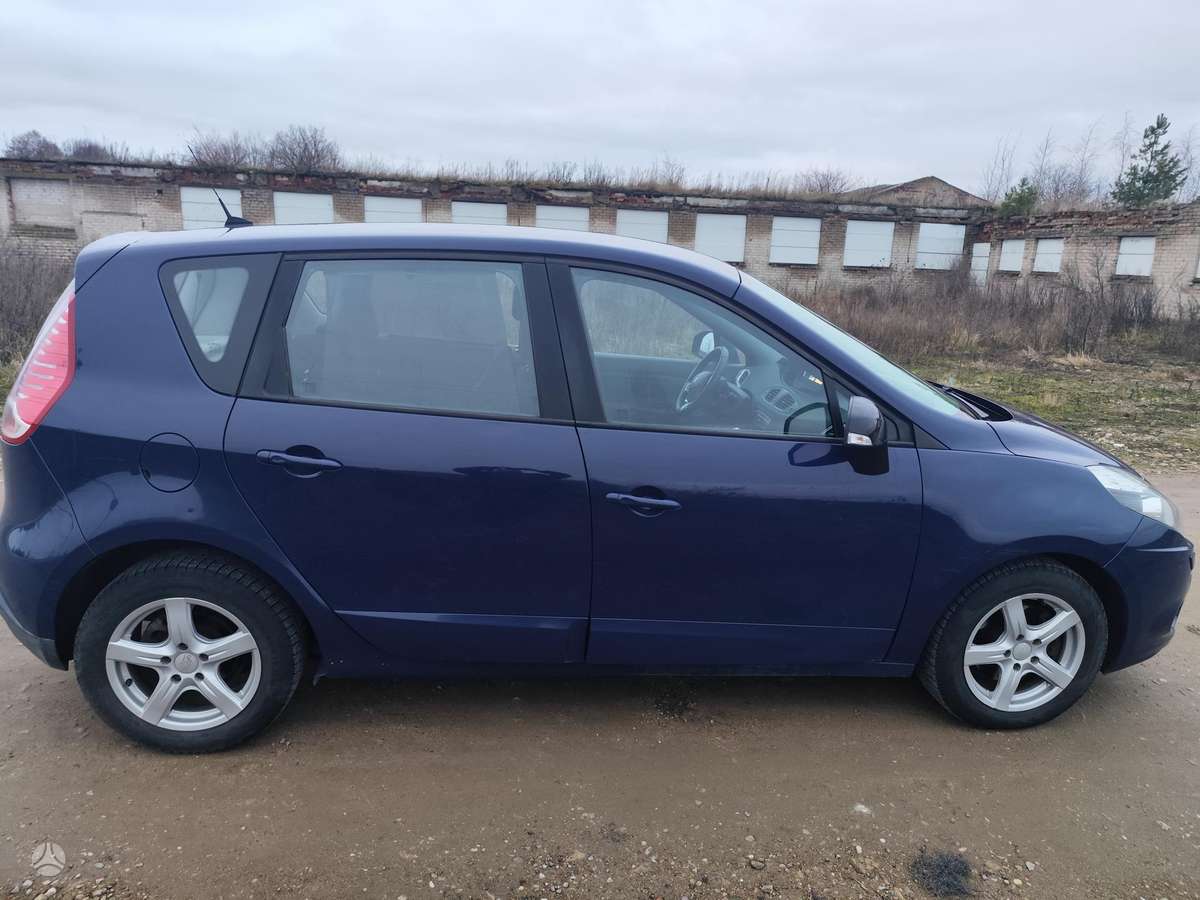Renault Scenic, 1.5 l., hatchback