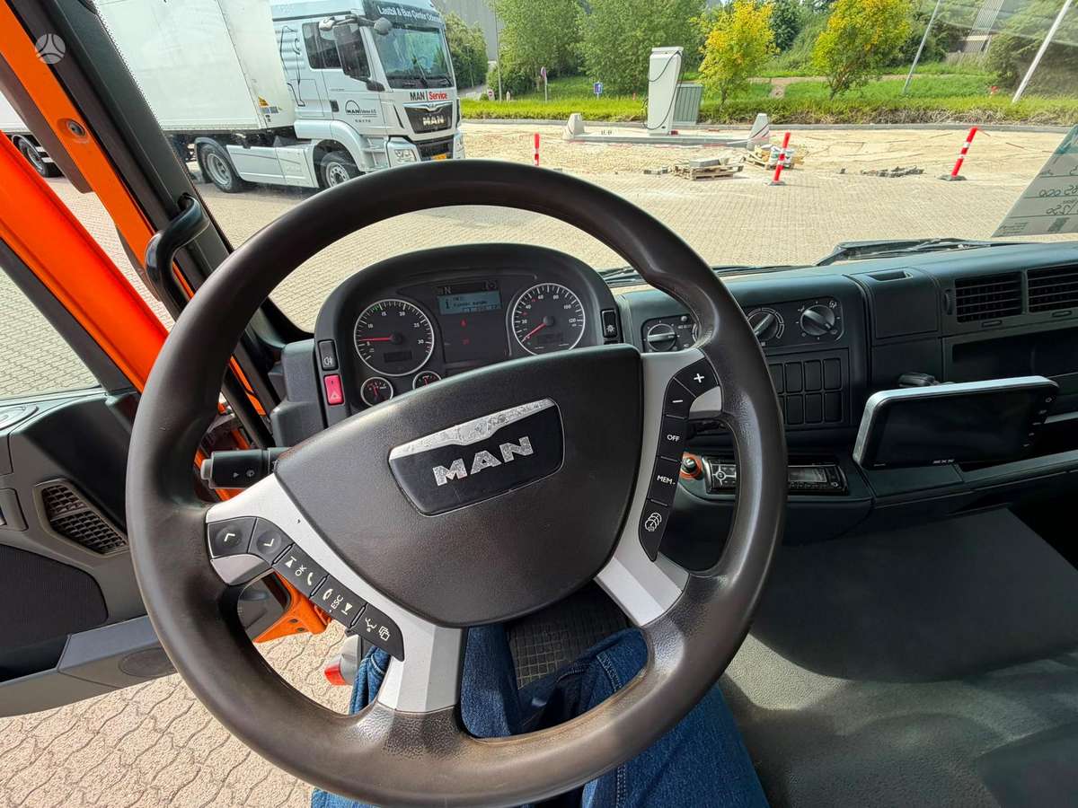 MAN TGL 12.250, самосвалы с краном
