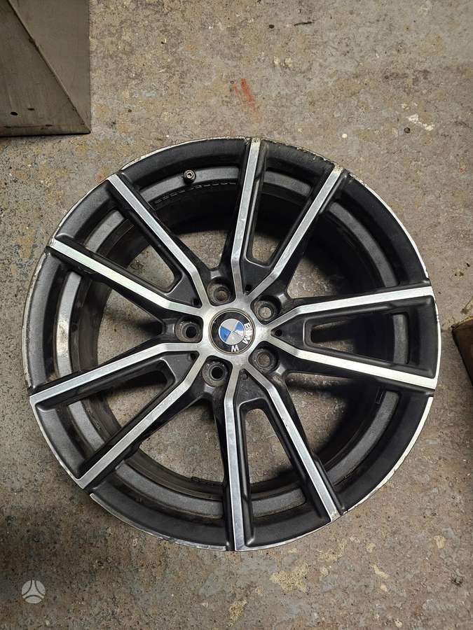 BMW M340d slenksčiai