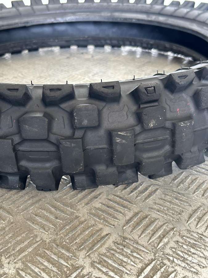 Bridgestone, vissezonas 100/100 R18