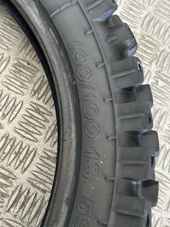 Bridgestone, universalios 100/100 R18