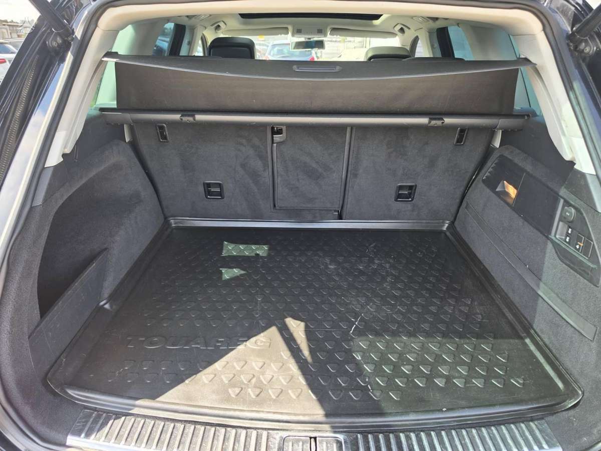 Volkswagen Touareg - 12
