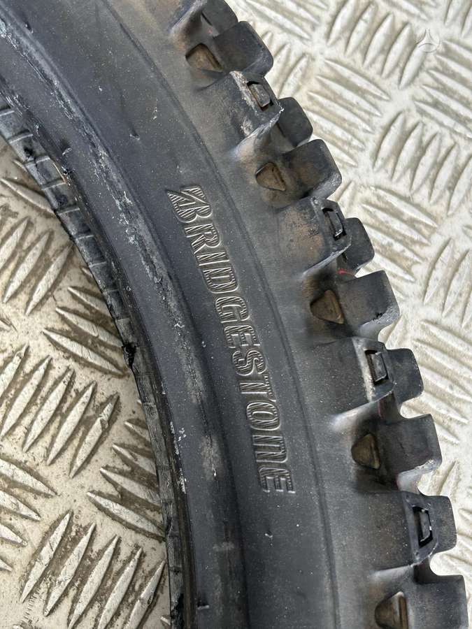 Bridgestone, летние 90/100 R21