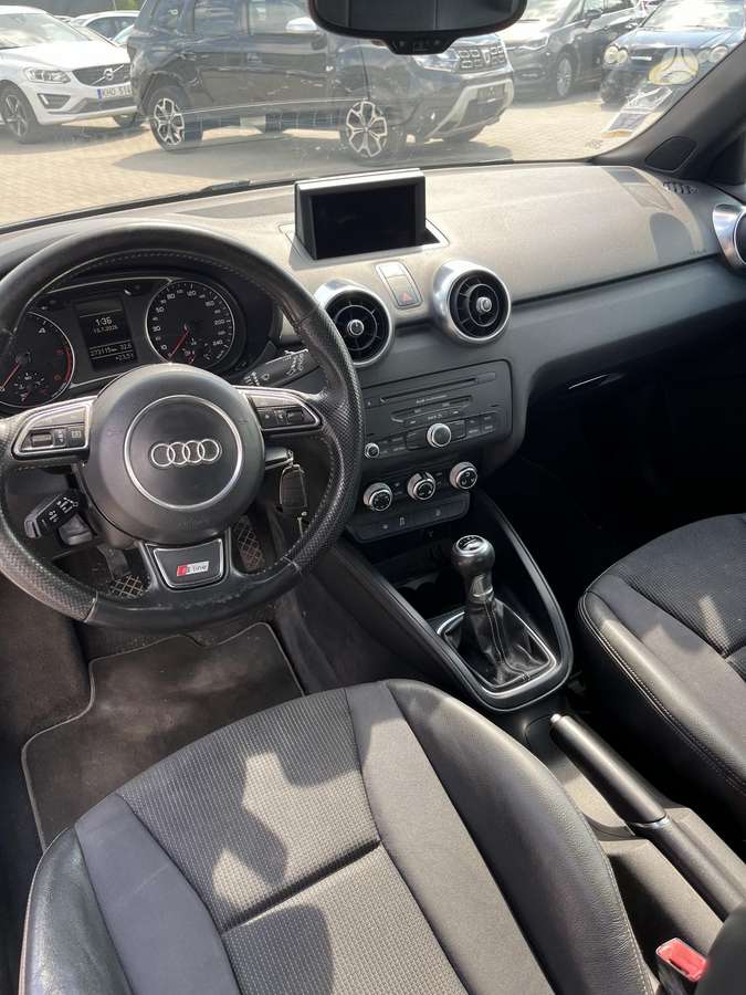 Audi A1, 1.6 l., Хэтчбек