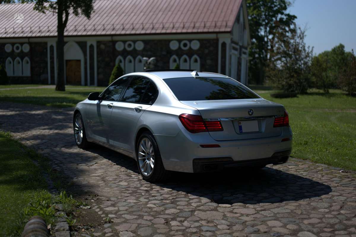 BMW 740, 3.0 l., Седан