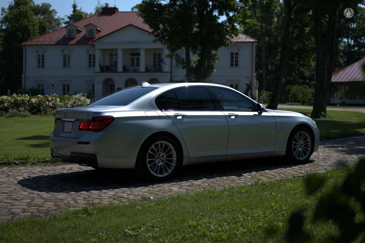 BMW 740, 3.0 l., Седан