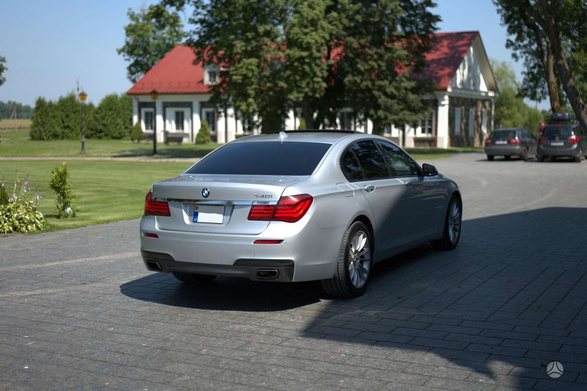BMW 740, 3.0 l., Седан
