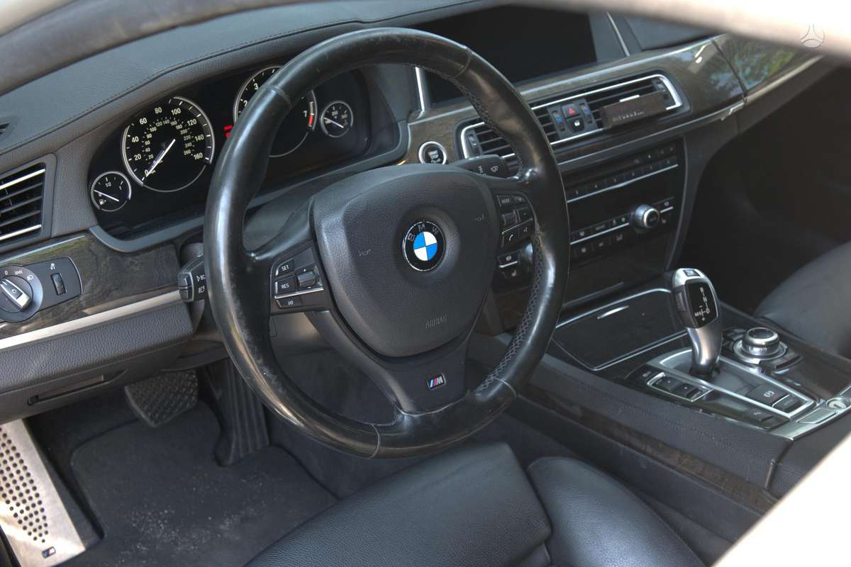 BMW 740, 3.0 l., Седан