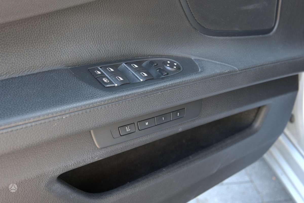 BMW 740, 3.0 l., Седан
