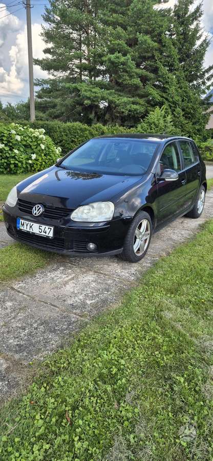 Volkswagen Golf - 1