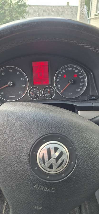 Volkswagen Golf - 6