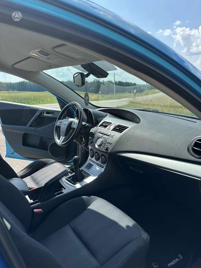 Mazda 3, 1.6 l., Хэтчбек