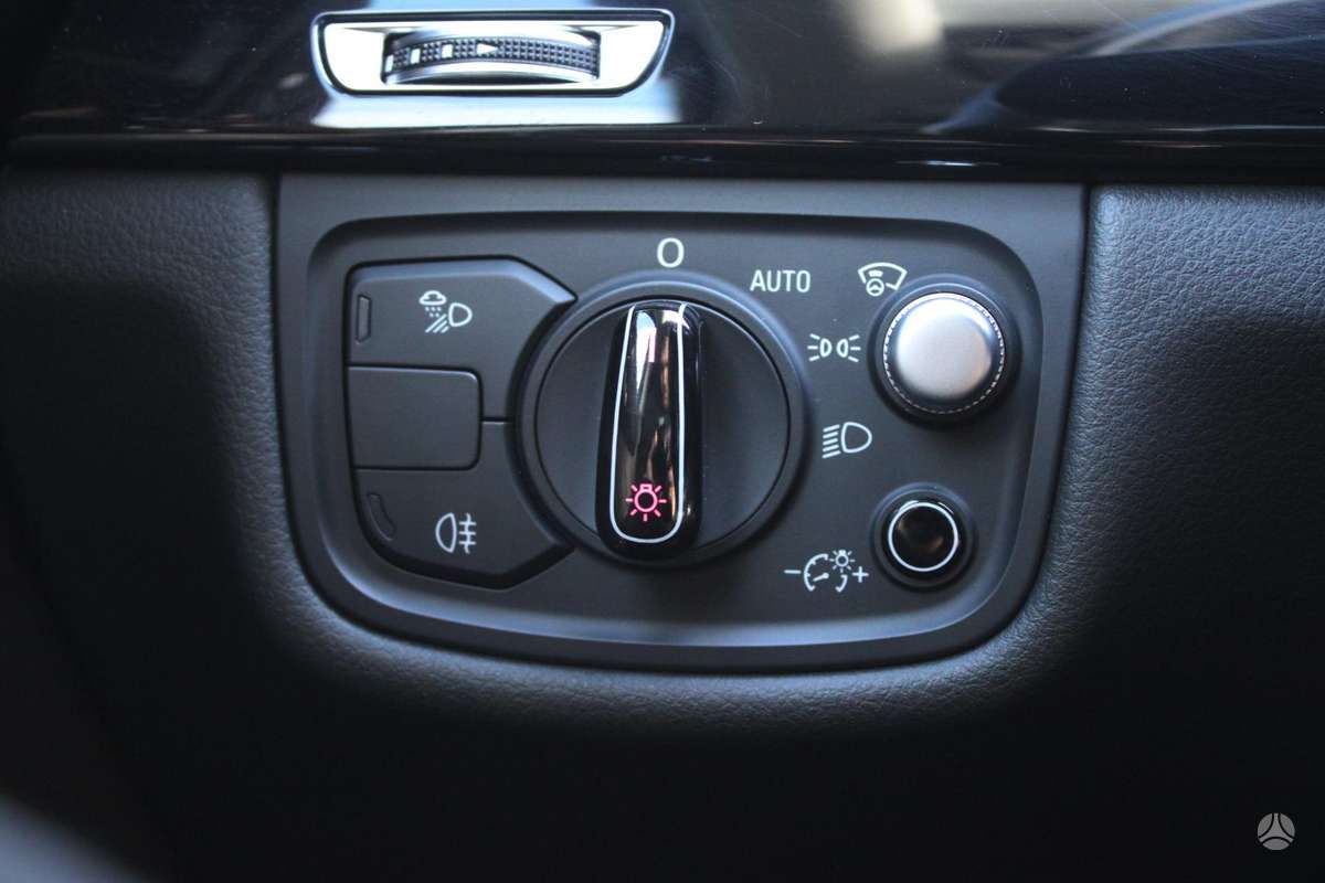 Audi A8 L, 3.0 l., Седан