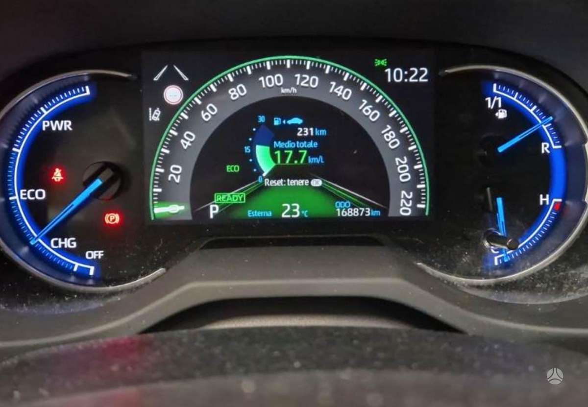 Toyota RAV4 - 8