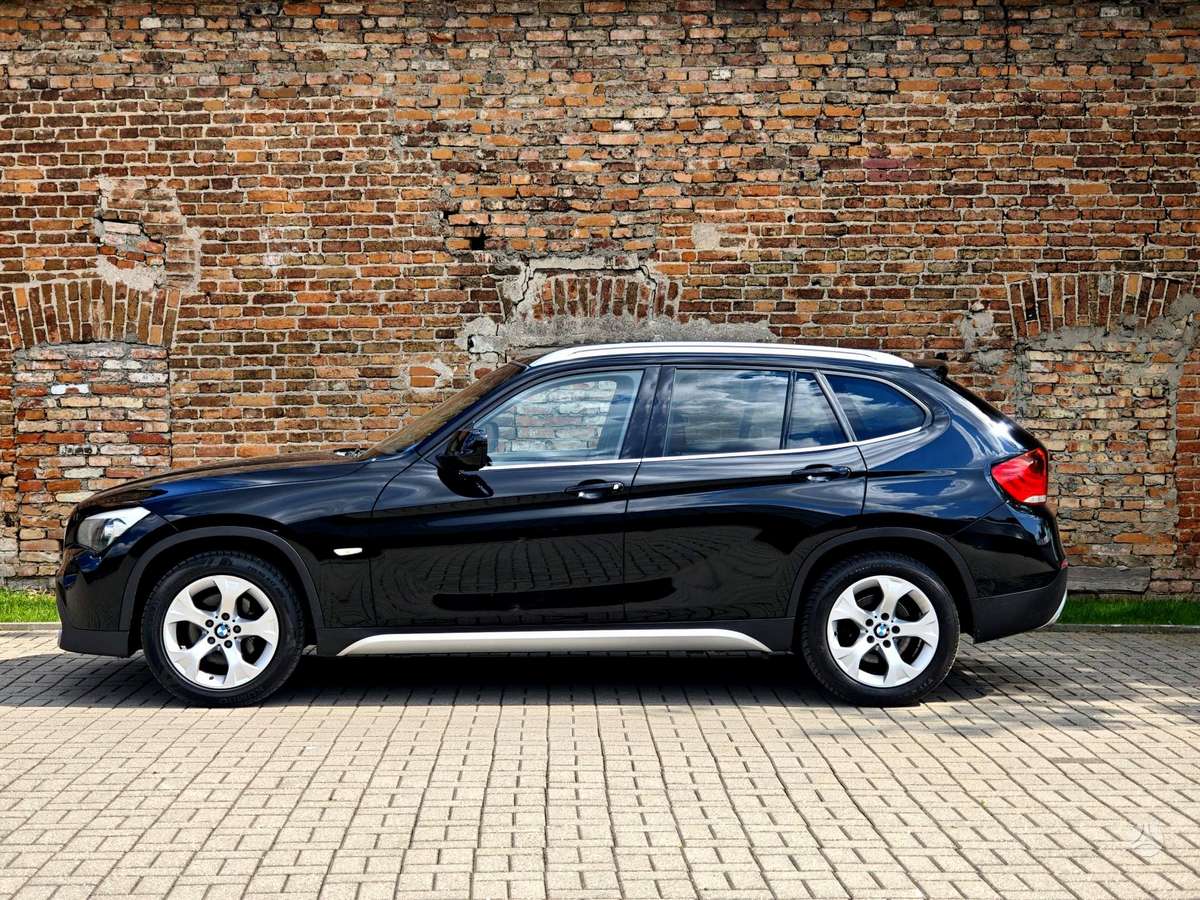 BMW X1, 2.0 l., Внедорожник / Кроссовер