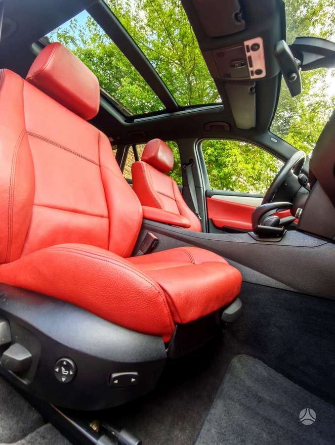 BMW X1, 2.0 l., Внедорожник / Кроссовер