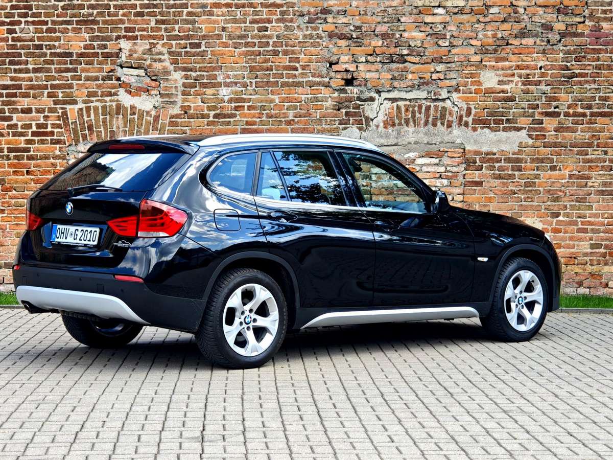 BMW X1, 2.0 l., Внедорожник / Кроссовер