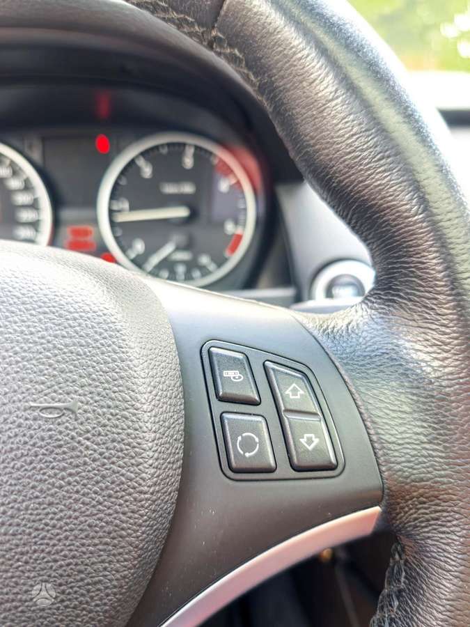 BMW X1, 2.0 l., Внедорожник / Кроссовер