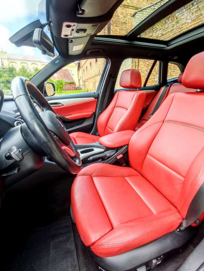 BMW X1, 2.0 l., Внедорожник / Кроссовер