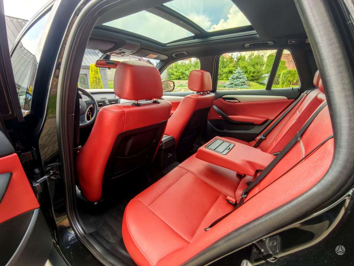 BMW X1, 2.0 l., Внедорожник / Кроссовер