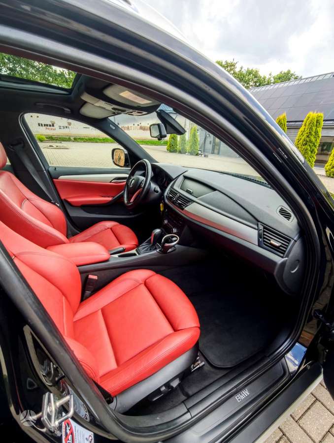 BMW X1, 2.0 l., Внедорожник / Кроссовер