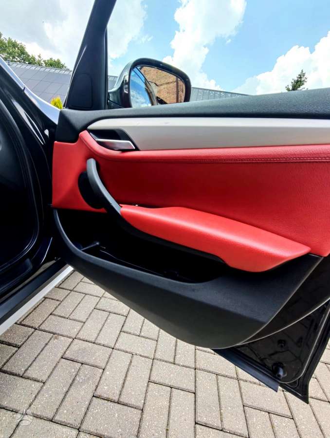 BMW X1, 2.0 l., Внедорожник / Кроссовер