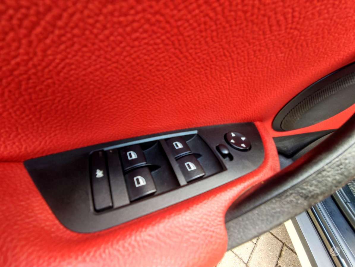 BMW X1, 2.0 l., Внедорожник / Кроссовер