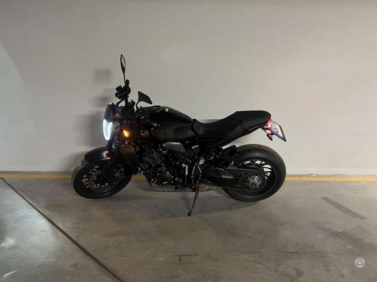 Honda CB 1000cc, street / classic