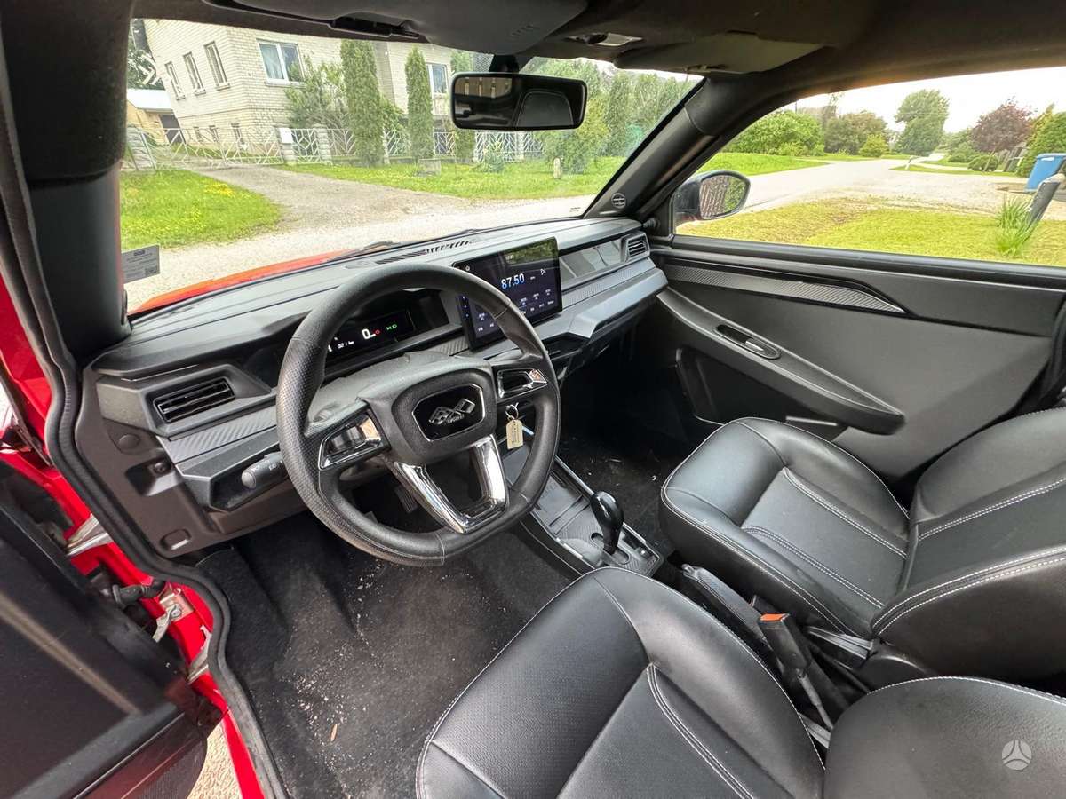 Ligier JS50, hatchback