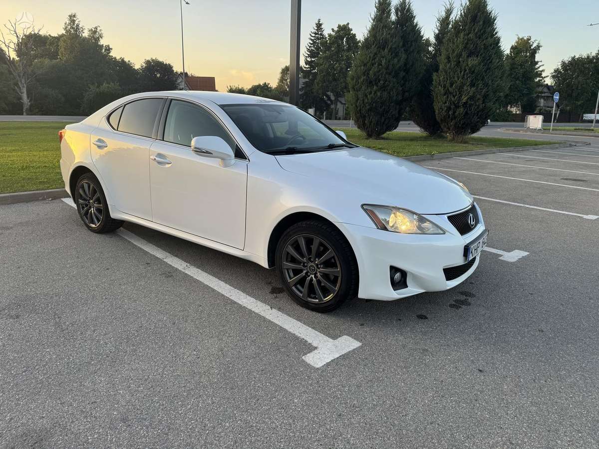 Lexus IS 220, 2.2 l., Седан