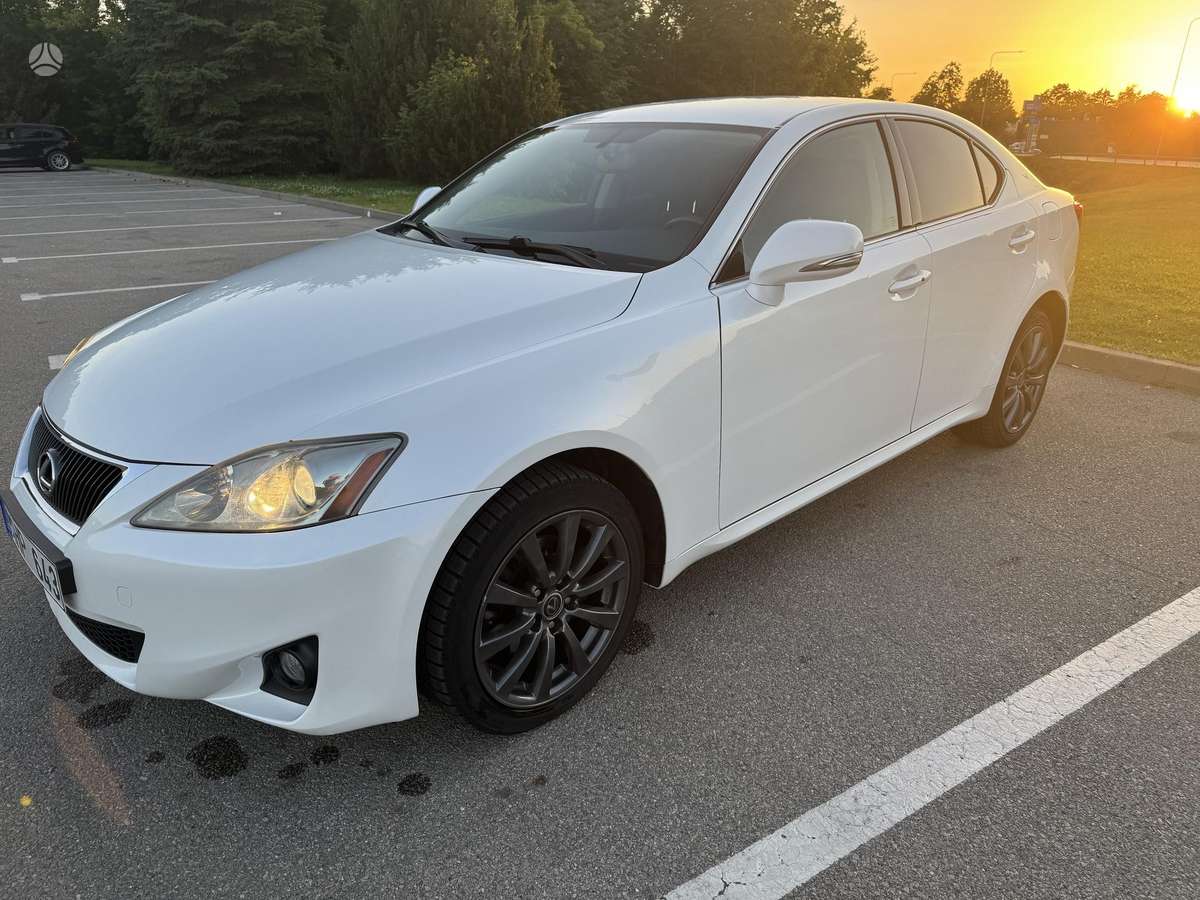 Lexus IS 220, 2.2 l., Седан