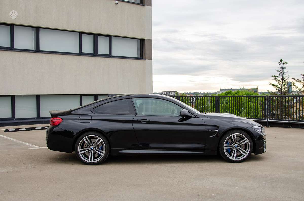 BMW M4, 3.0 l., coupe