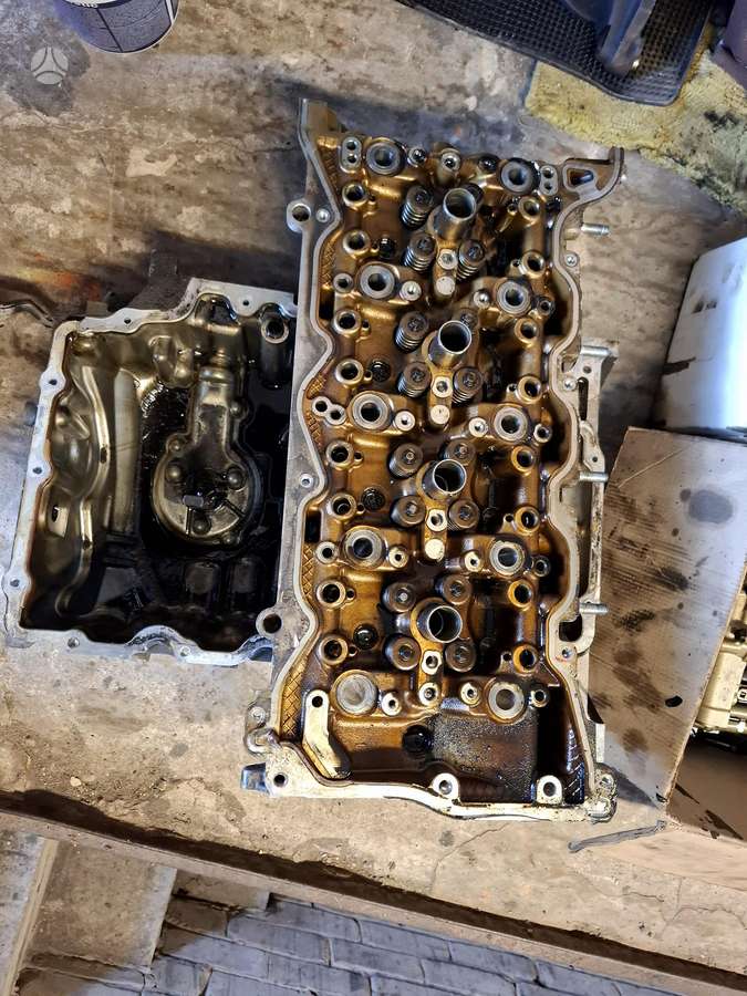 Honda CR-V variklio detalės
