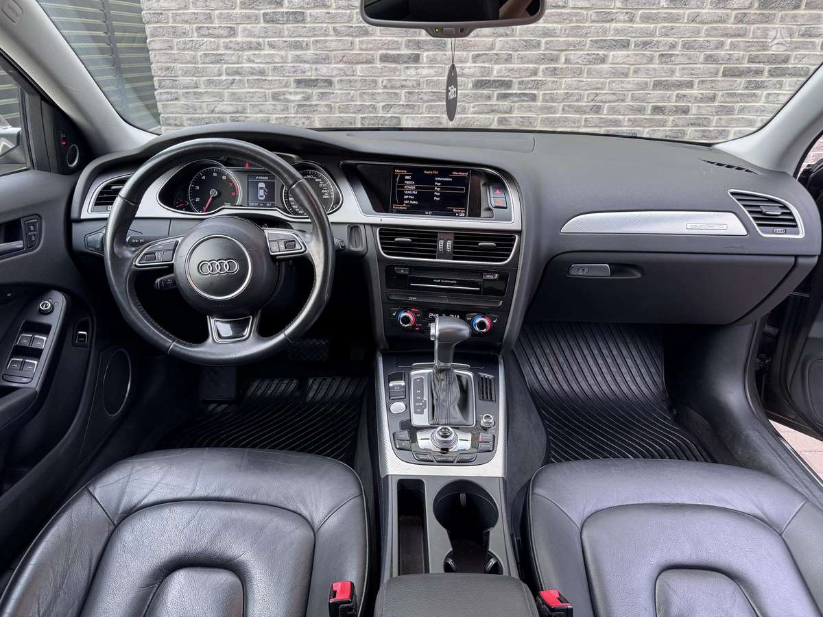 Audi A4, 2.0 l., Седан