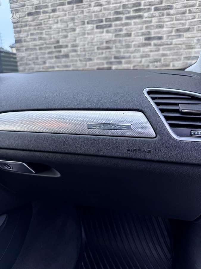 Audi A4, 2.0 l., Седан