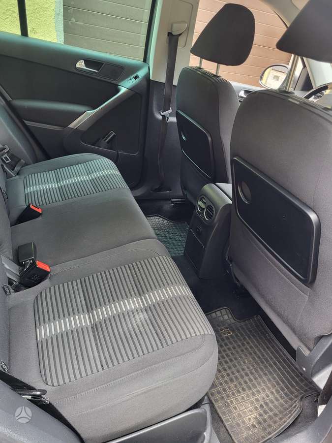 Volkswagen Tiguan - 11