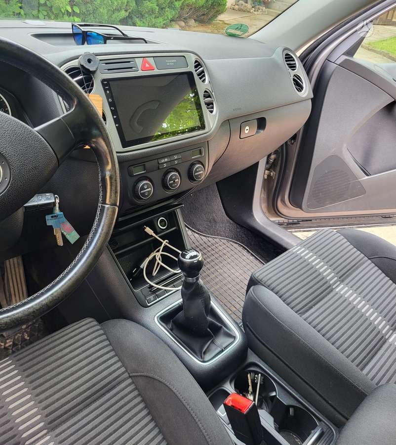 Volkswagen Tiguan - 10