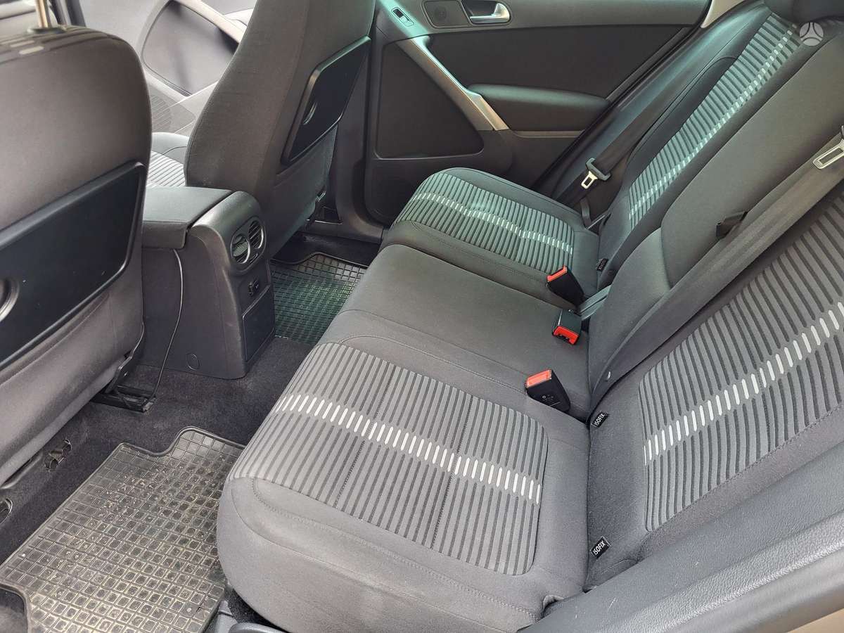 Volkswagen Tiguan - 12