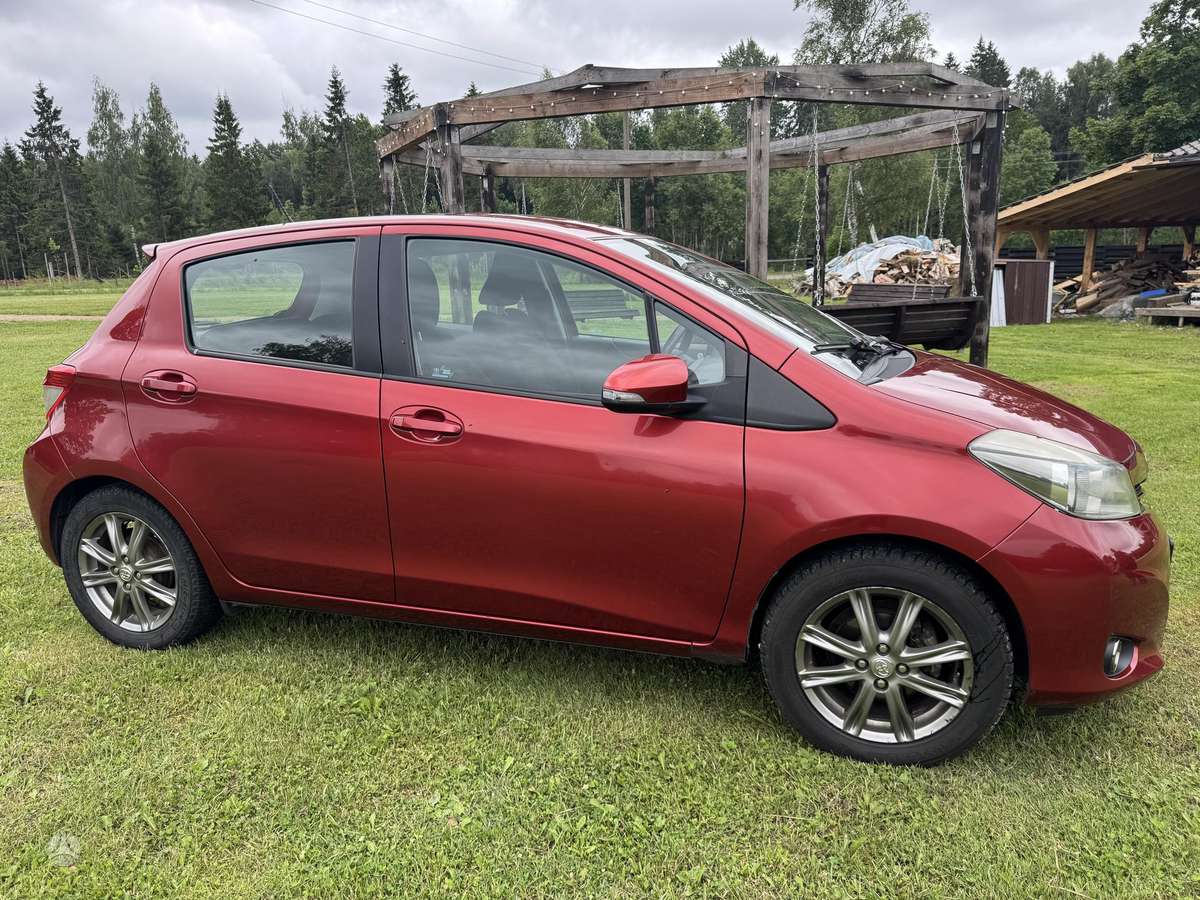 Toyota Yaris - 2